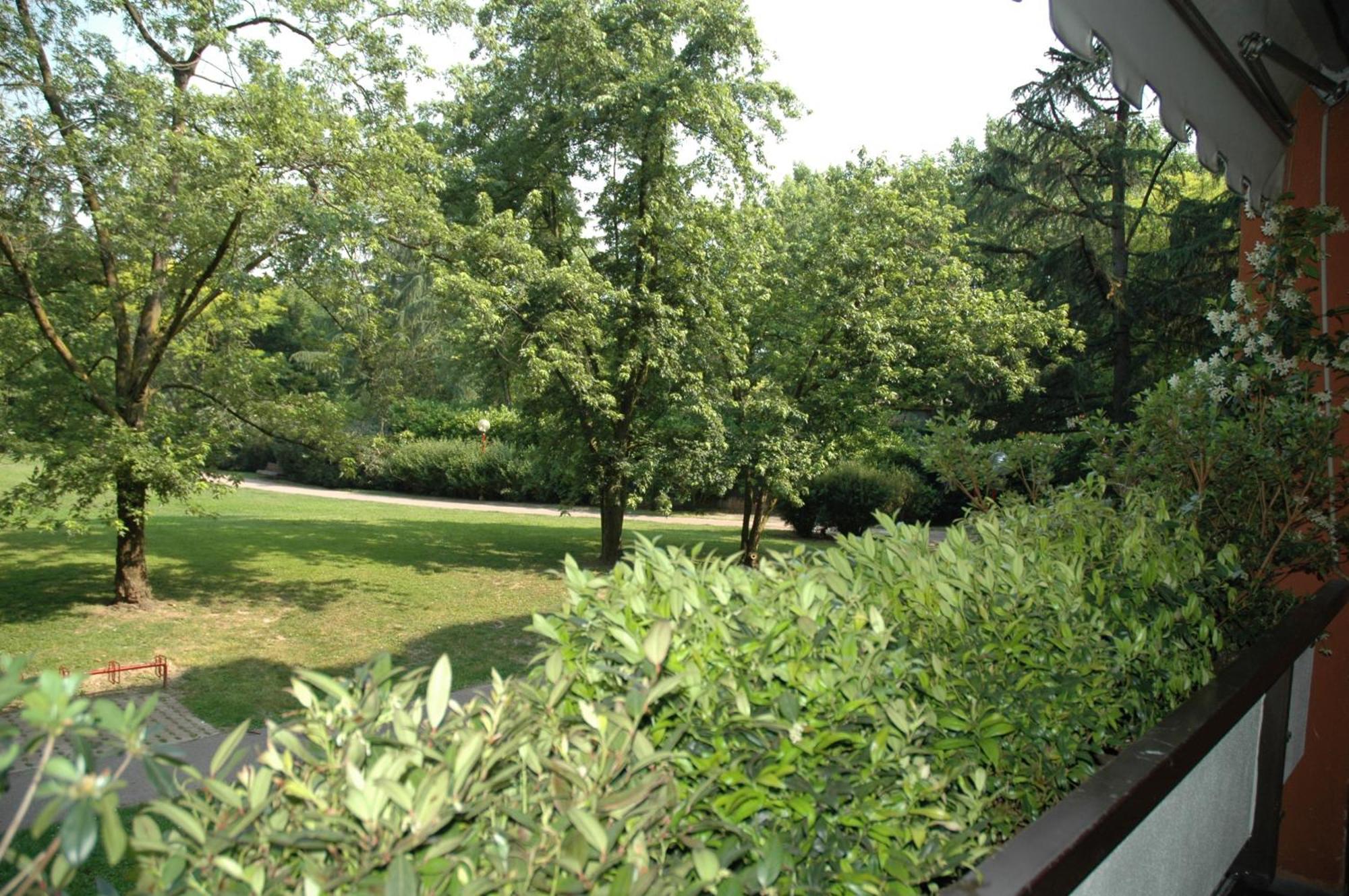 B&B Botton D'Oro Basiglio Exterior photo